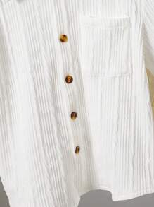 SHEIN 年轻男孩纹理图案短袖衬衫，简约时尚，搭配纯色短裤和牛仔裤，时尚舒适，百搭耐用，适合男孩的日常生活、外出、聚会、学校等