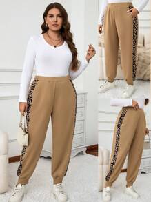SHEIN LUNE Plus Size Leopard Patchwork Bolso Casual Calças de Moletom Barnfit Traje de Ação de Graças Feminino Ano Novo Traje Feminino