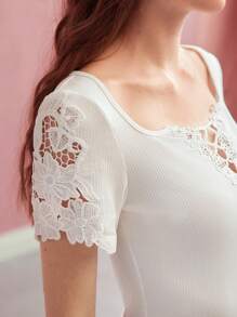 MOTF PREMIUM CONTRAST GUIPURE LACE SHORT SLEEVE T-SHIRT,VALENTINE'S DAY,SPRING/SUMMER - White - View 3
