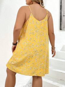 SHEIN CURVE+ Plus Size Women's Spring/Summer Yellow Ditsy Floral Spaghetti Strap Button Decor Casual Dress Boho Vacation,Beach Dress Sundress,Holiday Outfits