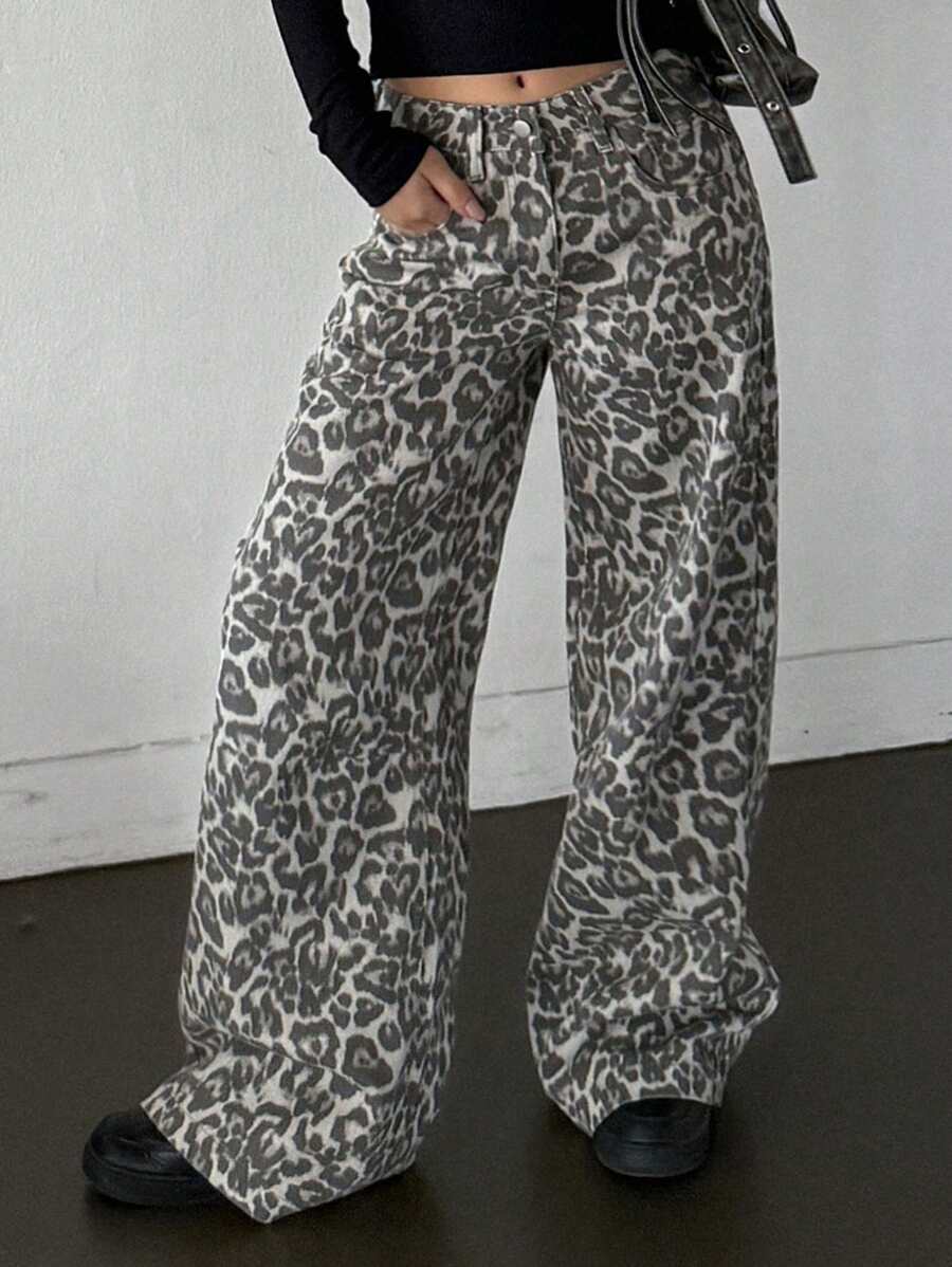 DAZY 女式豹纹纽扣前口袋直筒牛仔裤猎豹印花 - 灰色 - 查看 1