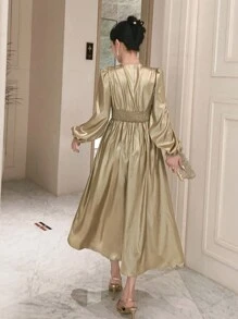 DAZY 女士亮面及膝派对连衣裙，适合春秋季及情人节舞会、返校节等场合，长袖连衣裙，奢华亮片优雅女装。