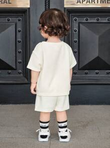 SHEIN Baby Boy/Girl Casual Sports Fashionable & Adorable Letter Print Crew Neck T-Shirt Top & Shorts Sets, Suitable For Spring And Summer