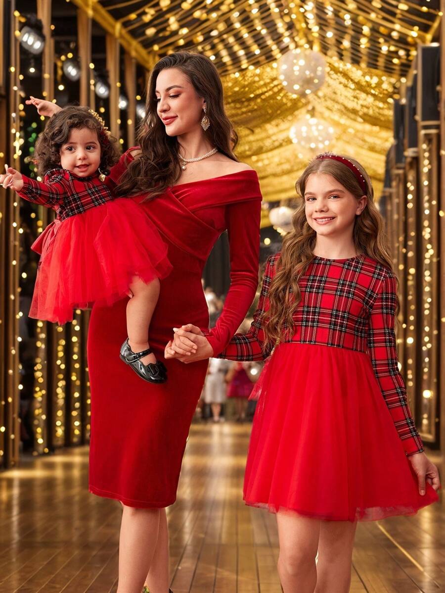SHEIN Baby Girl Mommy And Me Christmas Fall/Winter Christmas Cute Elegant Red Plaid Knit Contrast Mesh Long Sleeve Dress, Suitable For Parties, Birthdays, Gatherings