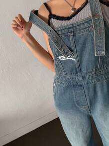 DAZY 女式字母刺绣装饰牛仔背带裤工装裤 - 中等水洗藍 - 查看 4