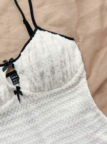 Soleia 女士度假白色针织纹理前中空蝴蝶结撞色肩带紧身连身裤，时尚打底衫或外套，派对 - 白色 - 查看 2