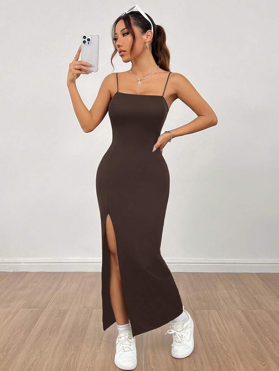 SHEIN PETITE Vestido longo de saia com fenda alta, de cor sólida e alça, preto - Café - Visão 1