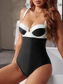 SHEIN Swim Maillot de bain une pièce minimaliste pour femme avec bretelles larges et patchwork de couleur unie, parfait pour l'été et les vacances à la plage - Noir et Blanc - Voir 1