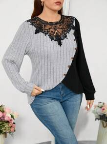 SHEIN Clasi Plus Size Autumn Fashionable Contrast Color Lace Collar T-Shirt