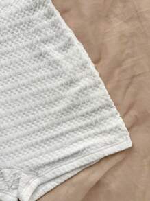 Soleia 女士度假白色针织纹理前中空蝴蝶结撞色肩带紧身连身裤，时尚打底衫或外套，派对 - 白色 - 查看 3