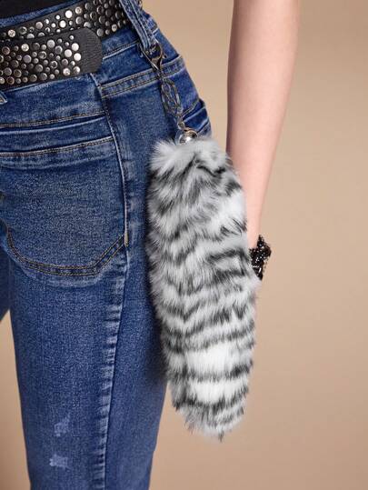 Grunge Punk 1 pièce Porte-clés vintage gothique avec queue de renard en peluche noire et blanche, un accessoire polyvalent convenant comme cadeau pour les femmes, pour un usage quotidien et les festivals