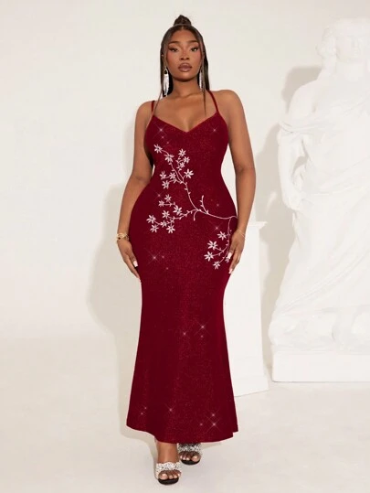 SHEIN SXY Váy dài màu đỏ tía cỡ lớn cho nữ với vải chỉ bạc tự phát sáng, thiết kế thêu bạc theo phong cách Trung Hoa, dây đeo mảnh, viền đuôi cá, phù hợp cho mùa thu và mùa đông, tiệc hóa trang đêm Giáng sinh màu trắng, đêm hẹn hò, sinh nhật, trang phục tiệc độc thân, dễ thương, thường ngày, mua sắm, thời trang đường phố, đi chơi, dễ phối đồ và trông thon gọn, tôn dáng, tôn dáng