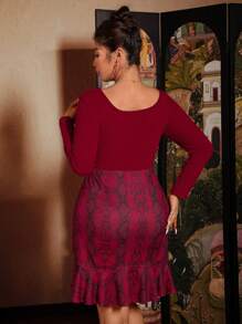 SHEIN VCAY Vestido de talla grande para vacaciones y Año Nuevo chino, de estilo informal neo-chino con estampado de piel de serpiente, ruedo asimétrico, volantes y manga larga