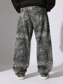 SUMWON Skater Fit Leopard Printed Pant