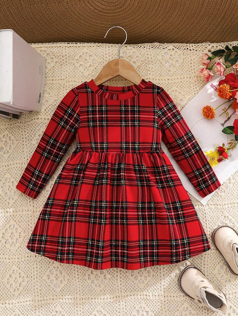 SHEIN Baby Girl Autumn Cute Collegiate Red Plaid Knit Elastic Long Sleeve Christmas Dress, Mommy And Me Matching Outfits (2 Pieces Sold Separately)