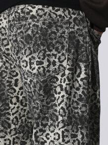 SUMWON Skater Fit Leopard Printed Pant