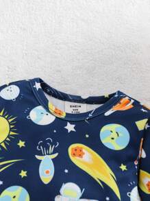 SHEIN Bộ đồ ngủ dài tay in hình hành tinh và phi hành gia hoạt hình cho bé trai 2 món vừa vặn phát sáng trong bóng tối - Nhiều màu - Xem 5