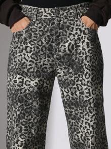 SUMWON Skater Fit Leopard Printed Pant