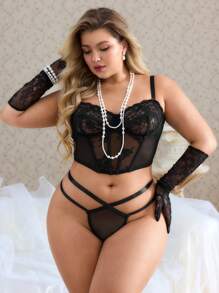 PinupPomp Plus Size Retro Palace Style Lingerie Set With Panty - Black - View 1