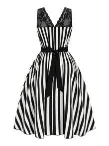 SHEIN Clasi Plus Size Women Classic Black & White Stripe Contrast Lace Sleeveless Slim Fit Dress - Black and White - View 2