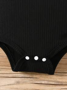 SHEIN 女婴泡泡袖罗纹连体衣搭配奶牛印花荷叶边喇叭裤和蝴蝶结头带套装