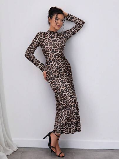 Rochie lungă simplă cu mânecă lungă, cu imprimeu leopard, cu guler