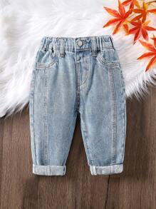 SHEIN Pantalon carotte en denim bleu clair ample et décontracté pour bébé garçon, avec style panneauté. Polyvalent et convient pour le port quotidien et les tenues du Nouvel An