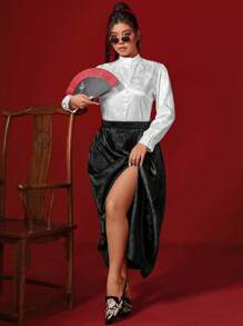 SHEIN VCAY 加大码优雅压花面料前纽扣设计前开衩裙，新年女装，中式风格，复古女装，除夕 - 黑色 - 查看 1