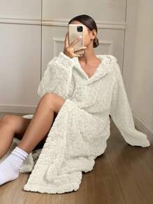 DAZY Minimalist Textured Flannel Hooded Bath Robe, Thick & Warm For Winter - White - View 3