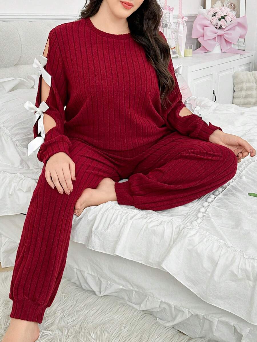 Bộ đồ ngủ tay khoét rỗng họa tiết bướm đan màu trơn cỡ lớn - Màu Đỏ Sâu - Xem 1