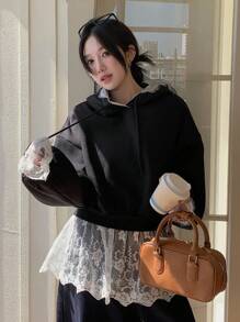 DAZY Sweat-shirt à capuche simple à manches longues avec patchwork en dentelle pour femmes, vêtement casual pour tous les jours, vêtements d'automne - Noir - Voir 1