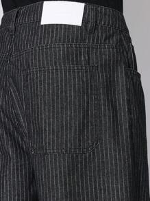 SUMWON Vintage Nadelstreifen Denim Shorts mit rohem Saum, klassischer gerader Schnitt, mittlere Taille, Sommer-Frühlings-Destroyed-Look, reguläre Länge, stilvoller urbaner Straßen-Jeans-Shorts - Schwarz - Übersicht 7
