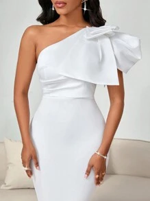SHEIN Lady Spring And Summer Elegant White Color Dresses For Women Valentine's Day Party Prom Dress Wedding Guest Dress Women New Years Dress Birthday Outfits For Women Women Large Bow Design Oblique Shoulder Slim-Fit Short Casual Dress - White - View 5