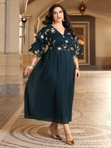 Modelyn Plus Size Casual Everyday Dress, Minimalist Design - Dark Green - View 7