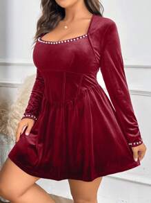 SHEIN Clasi Plus Size Women's Elegant Romantic Velvet Faux Pearl Decor Fishtail Dress - Red - View 2