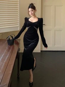 DAZY Vestido ajustado de manga larga con cuello con forma de corazón y bloque de color liso para mujer