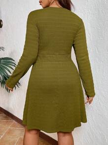 SHEIN VCAY Vestido de punto texturizado de manga larga, cuello redondo y unicolor, talla grande
