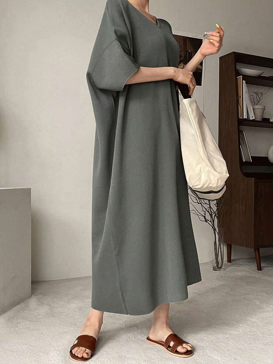 DAZY Damen einfarbiges, locker geschnittenes Pulloverkleid mit V-Ausschnitt und Dropped-Shoulder, grau, Frühling/Sommer - Grau - Übersicht 1