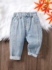 SHEIN Pantalon carotte en denim bleu clair ample et décontracté pour bébé garçon, avec style panneauté. Polyvalent et convient pour le port quotidien et les tenues du Nouvel An