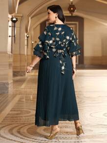 Modelyn Plus Size Casual Everyday Dress, Minimalist Design - Dark Green - View 2