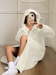 DAZY Minimalist Textured Flannel Hooded Bath Robe, Thick & Warm For Winter - White - View 7