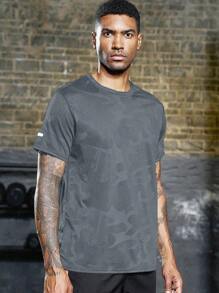 Manfinity Sport Corelite 男式迷彩印花圆领短袖休闲运动T恤健身上衣透气 - 灰色 - 查看 3