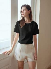 MOTF PREMIUM 鑰匙孔後開叉對比色車線修剪上衣 - 黑色 - 查看 6