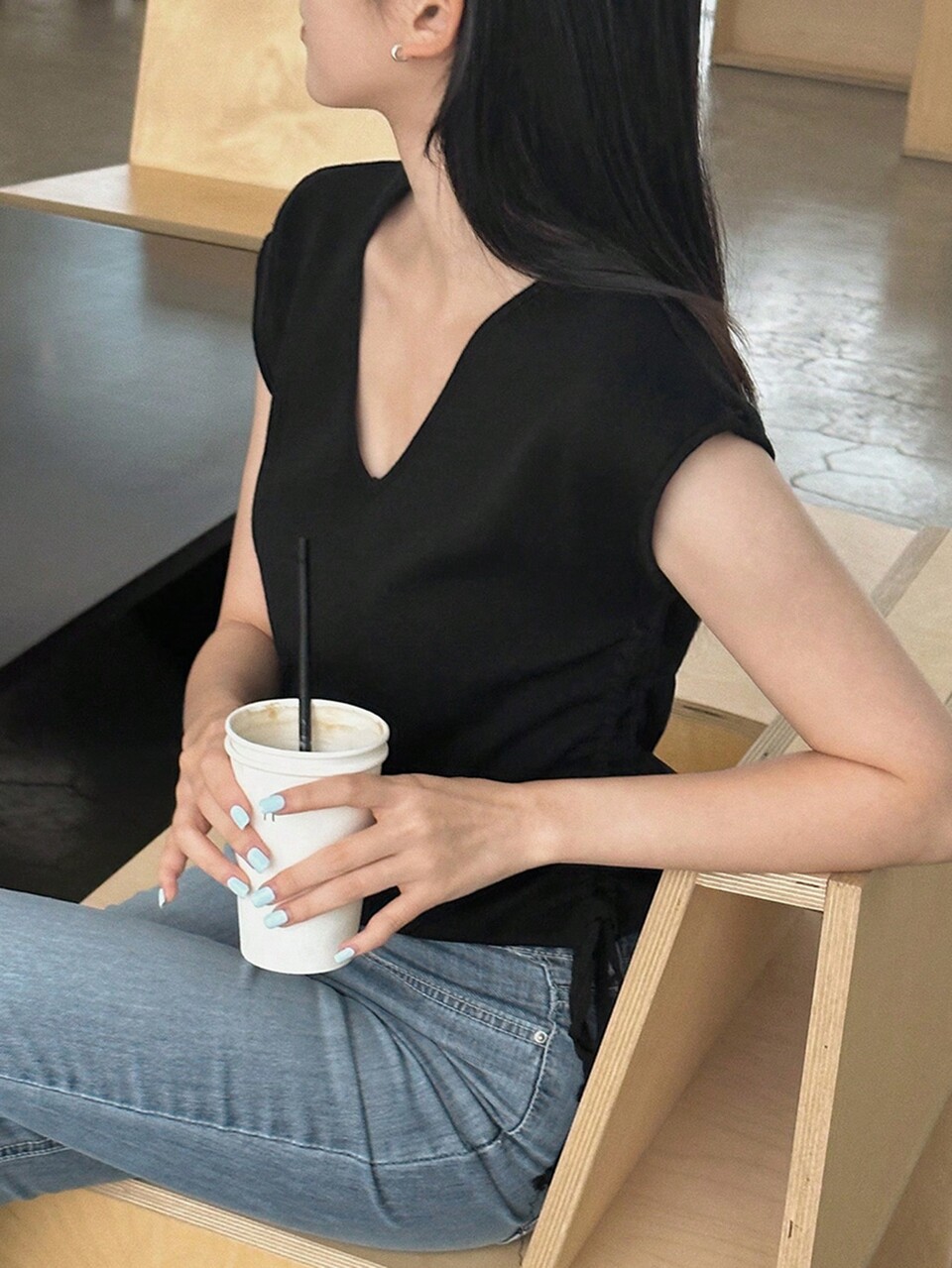 Women V-Neck Sleeveless Side Drawstring Knitted Top, Spring/Summer