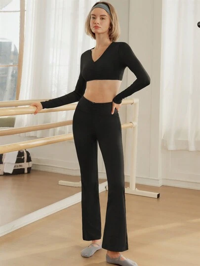 Activina 女式黑色 V 领长袖短款上衣和长款紧身喇叭裤运动套装，适合芭蕾舞和日常穿着