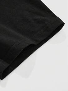 ROMWE MEN Street Life 2 件男士街头图案印花 T 恤和运动裤套装 - 黑色 - 查看 3