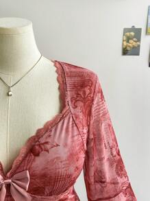 Soleia Vestido holgado estilo retro de manga larga con cuello cuadrado, con estampado de rosa rojo oscuro, ribete de encaje y estampado de malla en corte evasé para mujeres de talla grande, ideal para vacaciones