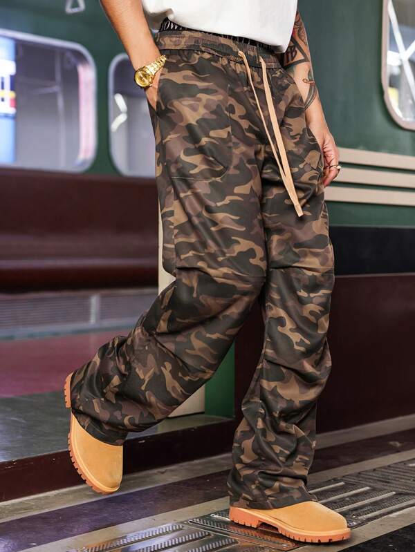 Manfinity EMRG Pantalones casuales con bolsillos atados al frente y camuflaje, diseño sencillo para uso diario