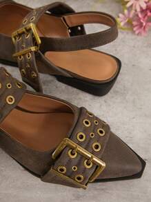 SHUZIA Sandalias planas con correa en el talón y detalles perforados, hebillas y efecto desgastado en piel sintética. Diseño llamativo, con estilo punk, ideal para vacaciones, primavera y verano, madre