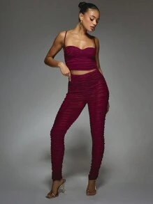 MISSGUIDED مجموعة قطعتين ملتفة توب قصير وبراليت وبنطلون ضيق خصر عالٍ للرقص والتمارين والخروج والمناسبات، مصنوعة من قماش مطاطي شبكي يخفي العيوب، طقم متناسق - روز أحمر - مشاهدة 1